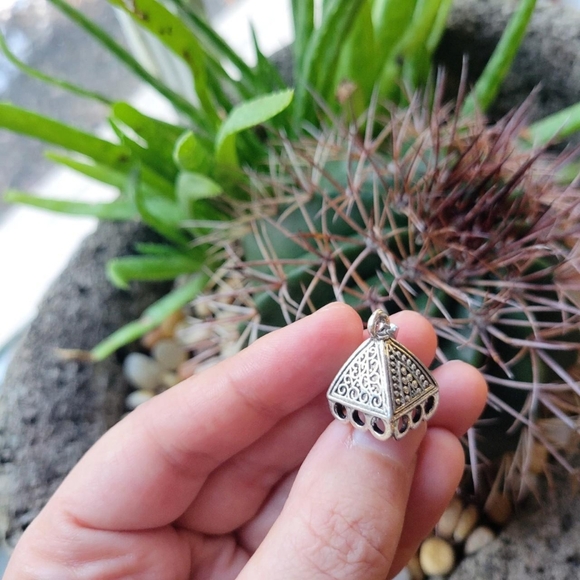 New Classic Ornate Asian Pyramid Pendant Dangle Drop Pendant - Picture 2 of 5